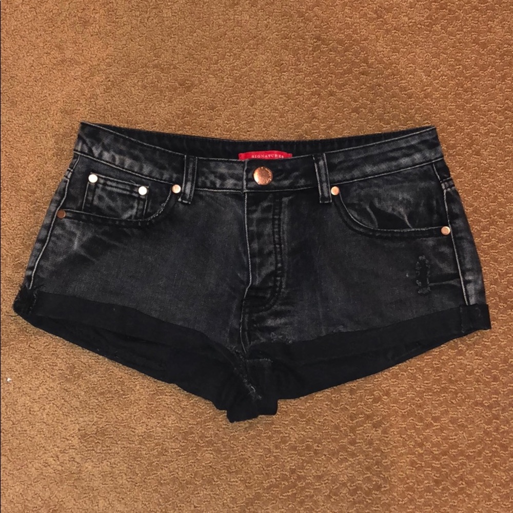 Signature Women’s black denim shorts